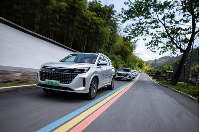 这就是现实版商战 不足10万买中型混动SUV,蓝电E5这是要让对手无路可走?